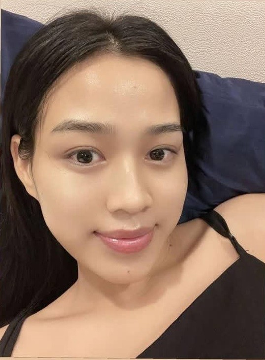 Hoa hậu Đỗ Thị Hà cứ khoe mặt mộc là gây "bão mạng": Da căng bóng, đẹp đỉnh cao! ảnh 2