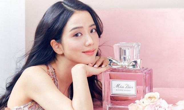 Chỉ bằng một câu trả lời, Jisoo khiến netizen đồng loạt cảm thán: “Đã xinh đẹp còn thông minh” ảnh 3