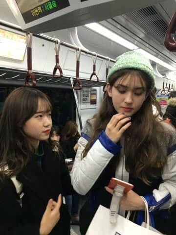 Những mỹ nhân không thể bị dìm hàng nhan sắc trong mọi hoàn cảnh: BLACKPINK, Suzy và ai nữa? ảnh 12