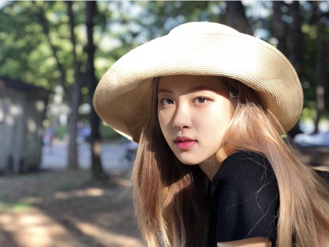 BLACKPINK đúng là cao thủ trang điểm: Son phấn đầy đủ mà nhìn cứ ngỡ mặt mộc ảnh 5
