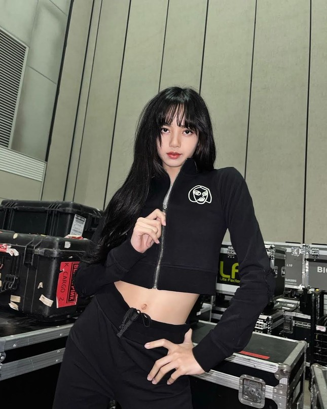 BLACKPINK đúng là cao thủ trang điểm: Son phấn đầy đủ mà nhìn cứ ngỡ mặt mộc ảnh 6