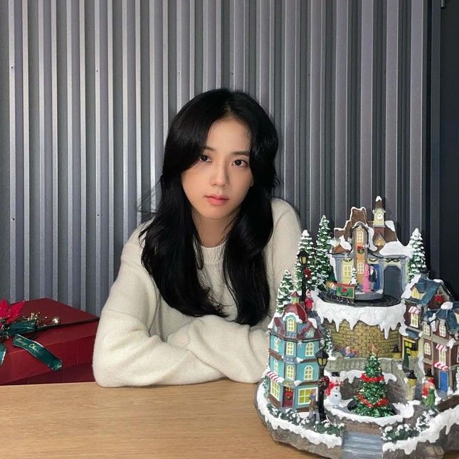 BLACKPINK đúng là cao thủ trang điểm: Son phấn đầy đủ mà nhìn cứ ngỡ mặt mộc ảnh 8