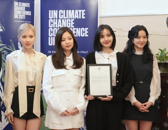 Stylist BLACKPINK biến áo thành váy cho Jennie, tưởng được khen nhưng lại bị chê? ảnh 5