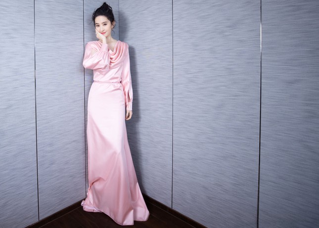 Lạ kỳ như Lưu Diệc Phi, cứ giảm cân là được công nhận “đẹp như thần tiên tỷ tỷ” ảnh 3