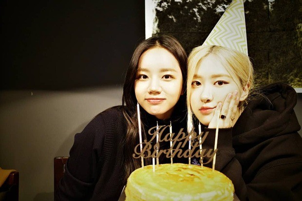Vì sao Rosé đi show giải trí với Hyeri (Girl’s Day) mà không phải thành viên BLACKPINK? ảnh 2