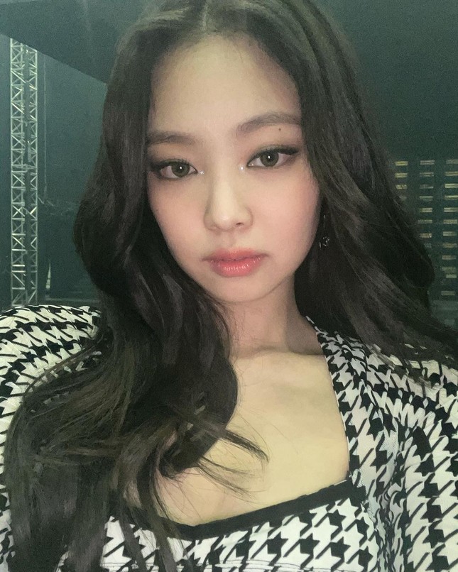 BLACKPINK không chỉ có stylist mát tay mà team trang điểm cũng thuộc hàng “đỉnh của chóp” ảnh 7