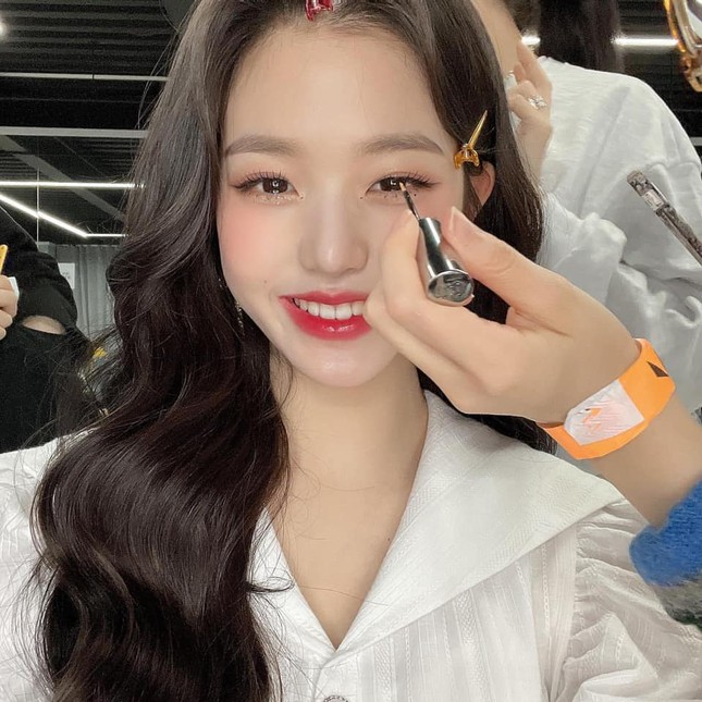 Xinh đẹp đỉnh cao như Jang Won Young cũng thành nạn nhân của “chọn sai lối trang điểm” ảnh 7
