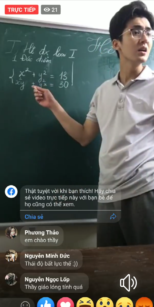 Thầy giáo livestream dạy Toán cực “gắt”, nhưng gây chú ý là nhan sắc “đánh cắp trái tim“ ảnh 1