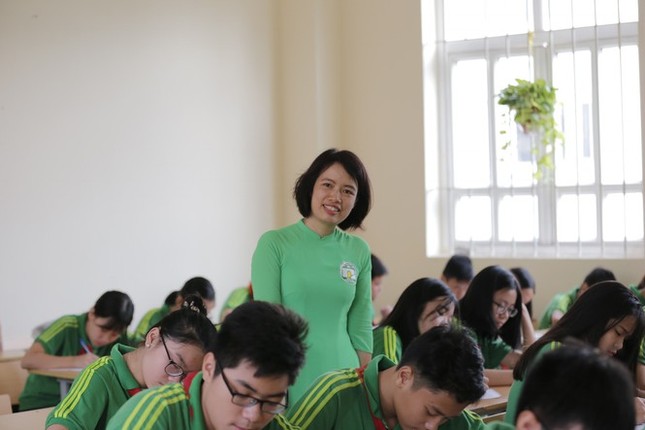 Thầy cô chúng mình nói gì về phương pháp học và giảng bài trực tuyến mùa dịch COVID-19? ảnh 1
