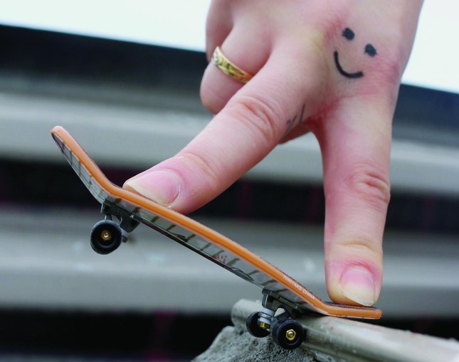 Khám phá kỹ năng từ những "dân chơi hệ Fingerboard": "Vũ điệu" của những ngón tay ảnh 1