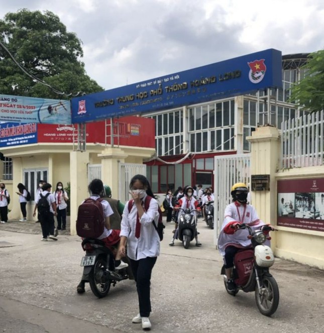 Trường THPT Hoàng Long, Hà Nội: Phụ huynh băn khoăn quỹ chồng quỹ ảnh 1