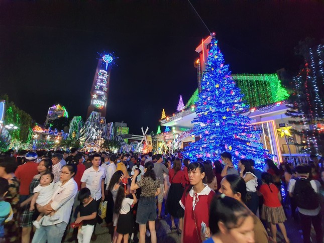 Cả nước tưng bừng đón chào Giáng sinh 2020 ảnh 72
