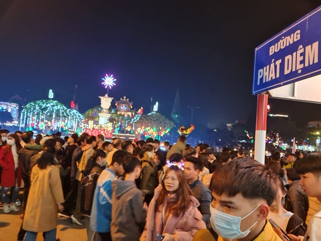 Cả nước tưng bừng đón chào Giáng sinh 2020 ảnh 76