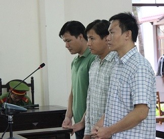 Gọi em trai đến giết người, nguyên trung úy Công an nhận 18 năm tù ảnh 1