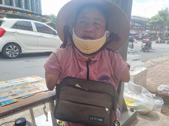  Bắt kẻ đánh tráo hàng trăm tờ vé số của người phụ nữ khuyết tật ảnh 2