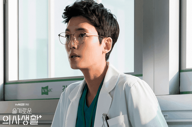 Biệt đội “Hospital Playlist“: Từ diễn viên quen mặt đến người mới “chạm ngõ” truyền hình ảnh 2