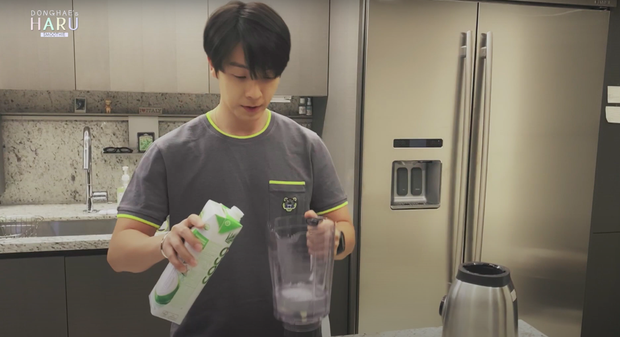 Ở tận Hàn Quốc nhưng thành viên Super Junior lại tích cực “lăng xê” nước dừa Việt Nam ảnh 1
