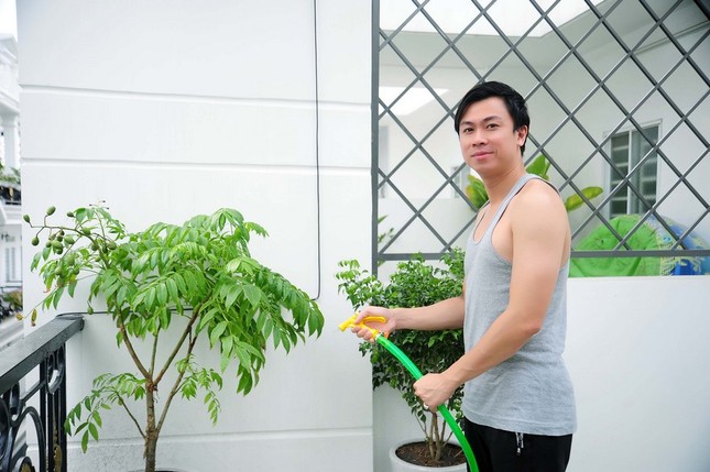 Ca sĩ triệu view YouTube Hồ Việt Trung tậu nhà 7 tỷ đồng sau nhiều năm ca hát ảnh 5
