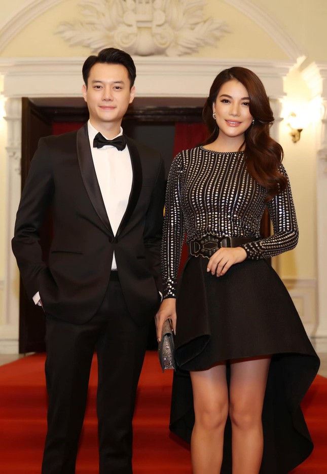 Đâu chỉ Ngô Thanh Vân - Huy Trần, V-Biz còn nhiều cặp “trai đẹp - chị đại” tin đồn khác ảnh 6