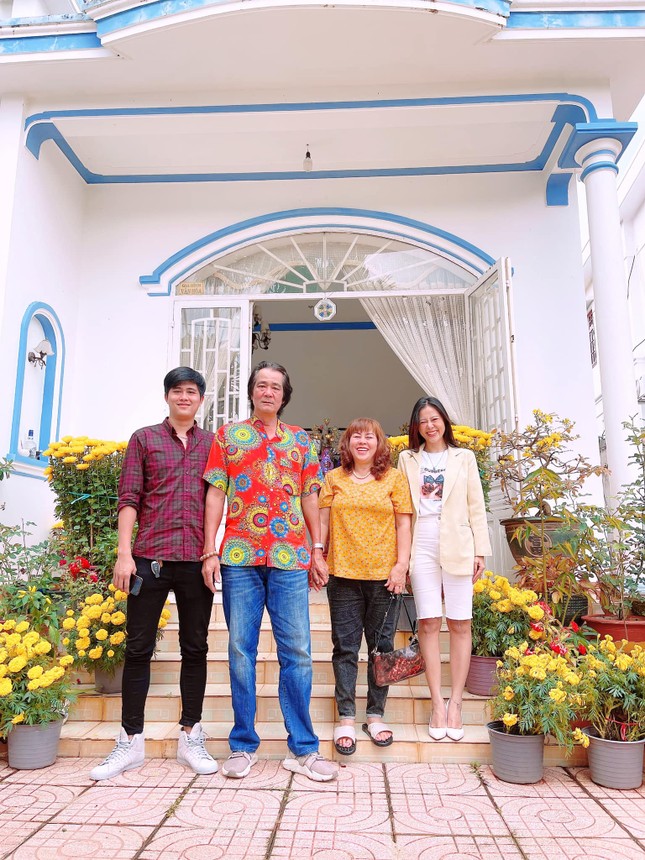 “Kiều nữ làng hài” Nam Thư khoe ảnh sum vầy bên gia đình sau 12 năm ăn Tết xa nhà ảnh 1