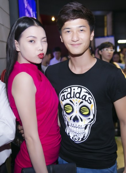 Trà Ngọc Hằng lại diện váy nghìn đô ra mắt phim ảnh 2