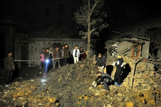 Khu dân cư nổ hoang tàn, 13 người bị thương ảnh 5