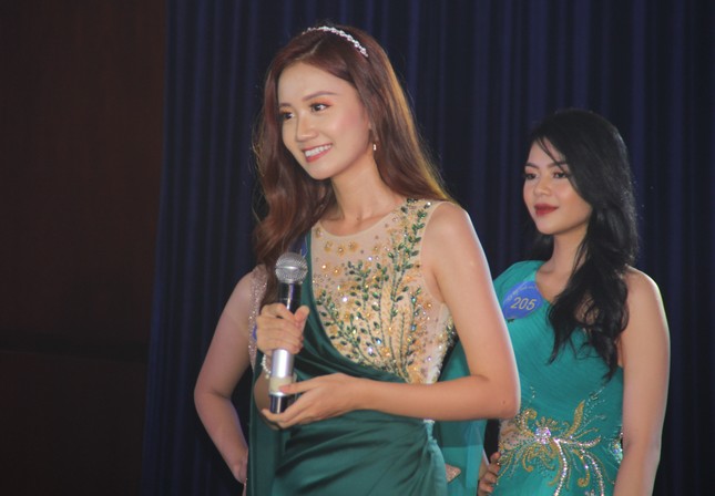 Đỗ Thị Thùy Duyên đăng quang Hoa khôi Nét đẹp Sinh viên OU 2020 ảnh 5
