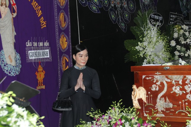 Đông đảo thế hệ nghệ sĩ đến tiễn biệt NSND Lý Huỳnh ảnh 10