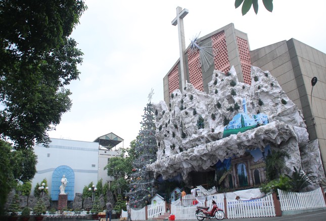 Xóm đạo Sài Gòn trang hoàng lung linh đón Giáng sinh ảnh 19