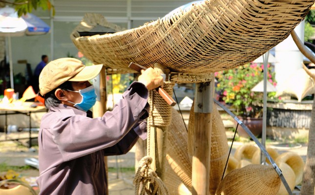 Tận thấy công đoạn chế tác linh vật phục vụ đường hoa Nguyễn Huệ Tết Tân Sửu 2021 ảnh 20