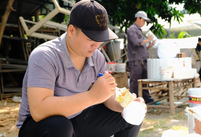 Tận thấy công đoạn chế tác linh vật phục vụ đường hoa Nguyễn Huệ Tết Tân Sửu 2021 ảnh 22