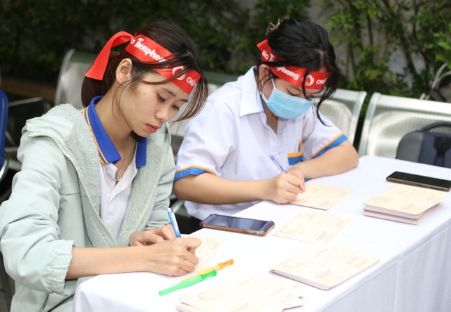 Sinh viên Trường ĐH Giao thông vận tải hiến máu Chủ nhật Đỏ dịp cuối năm ảnh 5