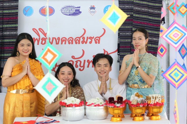 Bạn trẻ Việt hào hứng trải nghiệm ngày hội văn hóa hội nhập ảnh 5