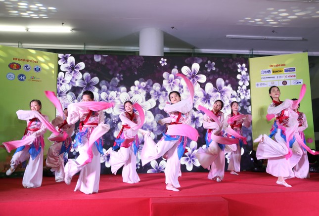 Bạn trẻ Việt hào hứng trải nghiệm ngày hội văn hóa hội nhập ảnh 15