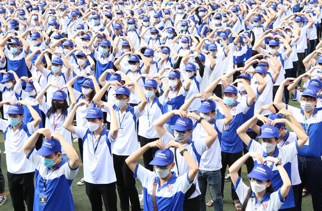 Màn đồng diễn xác lập kỷ lục Việt Nam của hơn 5.000 bạn trẻ TPHCM ảnh 6