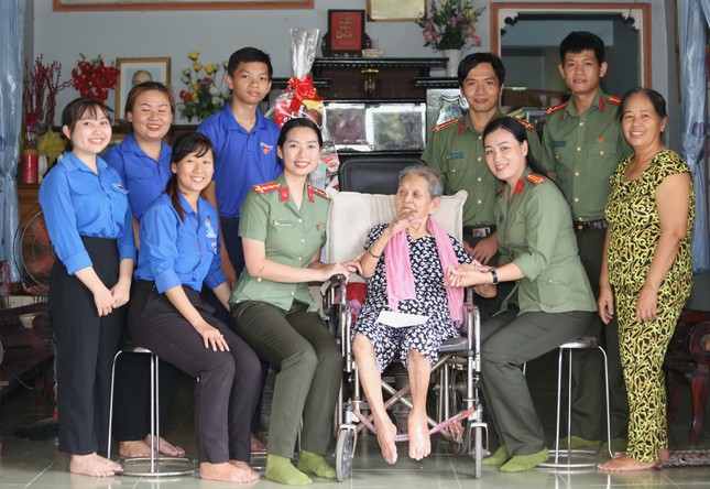 Đong đầy tình yêu thương hướng về nguồn cội, chăm lo an sinh xã hội ảnh 13