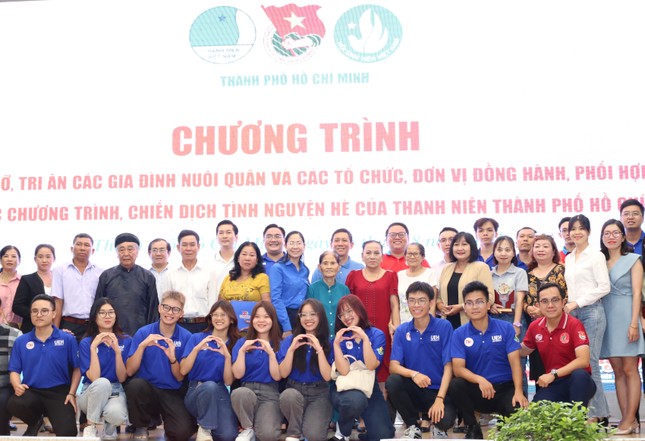 Thành Đoàn TPHCM gặp gỡ, tri ân các gia đình nuôi thanh niên tình nguyện ảnh 4