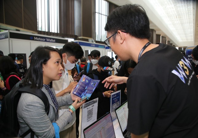 Bạn trẻ hào hứng trải nghiệm ngày hội công nghệ hàng đầu châu Á ảnh 5