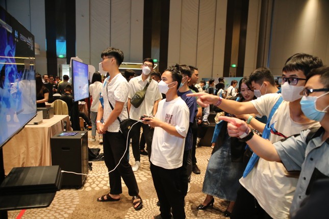 Bạn trẻ hào hứng trải nghiệm ngày hội công nghệ hàng đầu châu Á ảnh 7