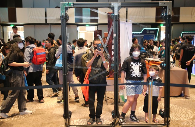 Bạn trẻ hào hứng trải nghiệm ngày hội công nghệ hàng đầu châu Á ảnh 9