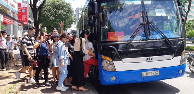 Chùm ảnh giảng viên TPHCM háo hức đi làm nhiệm vụ kỳ thi THPT Quốc gia 2019 ảnh 6