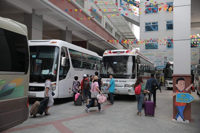 Chùm ảnh giảng viên TPHCM háo hức đi làm nhiệm vụ kỳ thi THPT Quốc gia 2019 ảnh 8