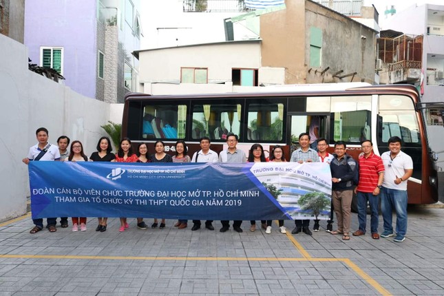 Chùm ảnh giảng viên TPHCM háo hức đi làm nhiệm vụ kỳ thi THPT Quốc gia 2019 ảnh 12