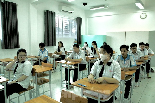 Điểm sàn của các trường thành viên ĐHQG TPHCM năm 2023 ra sao? ảnh 1