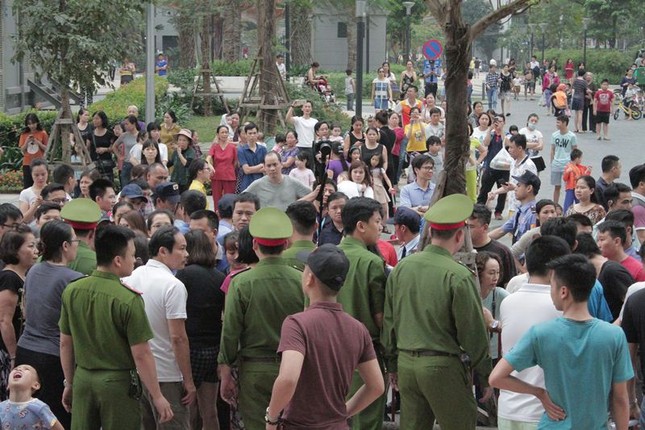 Tranh chấp hàng rào căng thẳng ở khu đô thị hạng sang ảnh 6