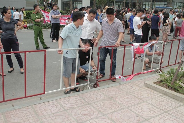 Tranh chấp hàng rào căng thẳng ở khu đô thị hạng sang ảnh 3