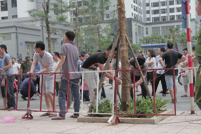 Tranh chấp hàng rào căng thẳng ở khu đô thị hạng sang ảnh 4