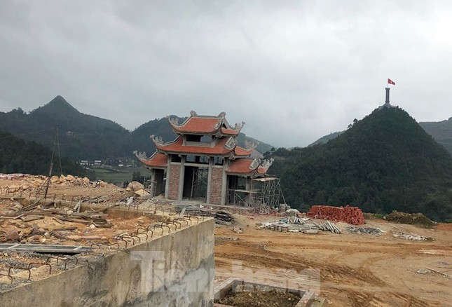 Cận cảnh siêu dự án 'bạt núi' làm du lịch ở Lũng Cú vừa bị đình chỉ ảnh 10