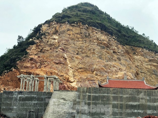 Cận cảnh siêu dự án 'bạt núi' làm du lịch ở Lũng Cú vừa bị đình chỉ ảnh 2