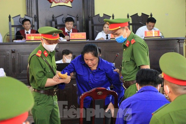 Vụ gian lận điểm thi ở Sơn La: Đề nghị triệu tập cựu Giám đốc Sở Giáo dục tới tòa ảnh 2